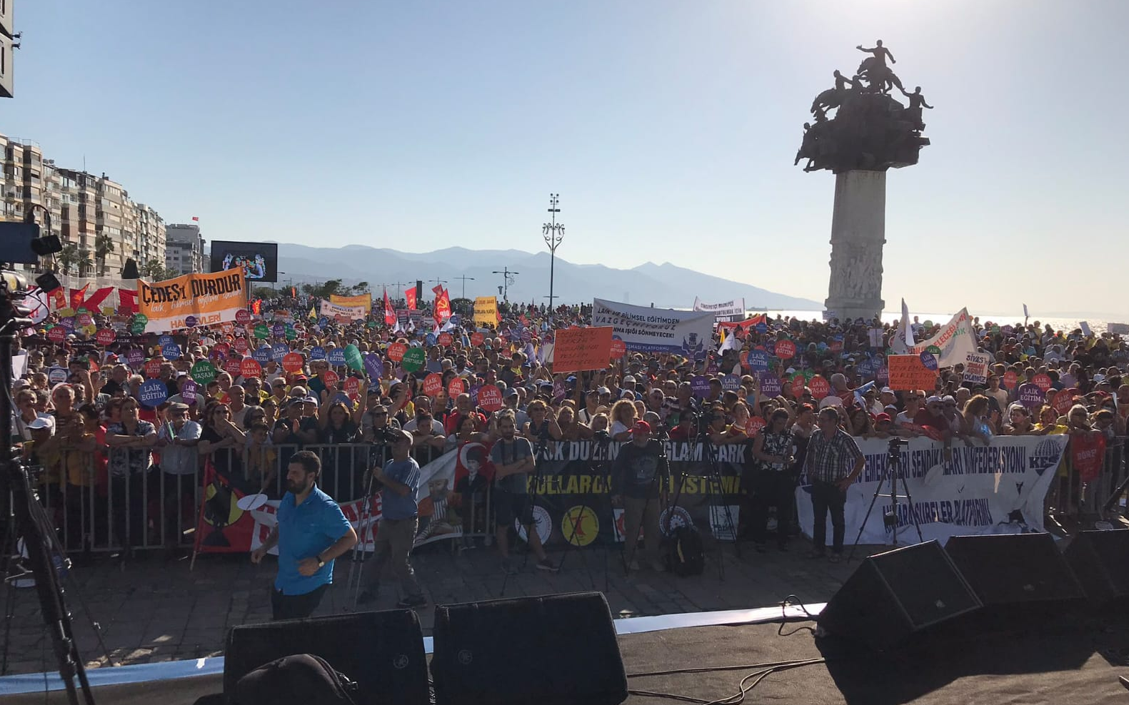 İzmir'de gerici ÇEDES protokolüne karşı miting: 'Laiklikten vazgeçmiyoruz'