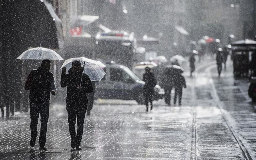 AKOM İstanbul’da kuvvetli yağış için saat verdi