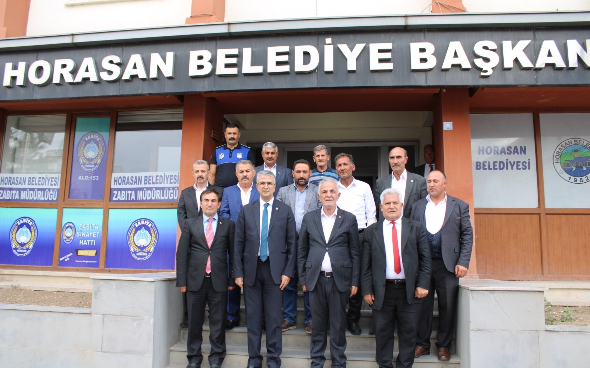 AKP'li belediyeye yolsuzluk operasyonu