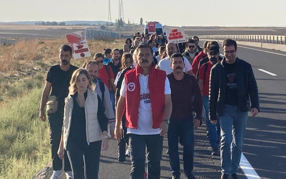 Özgürlük Yürüyüşü’nde 21. gün: Erkan Baş, Cumartesi Anneleri için yürüyor