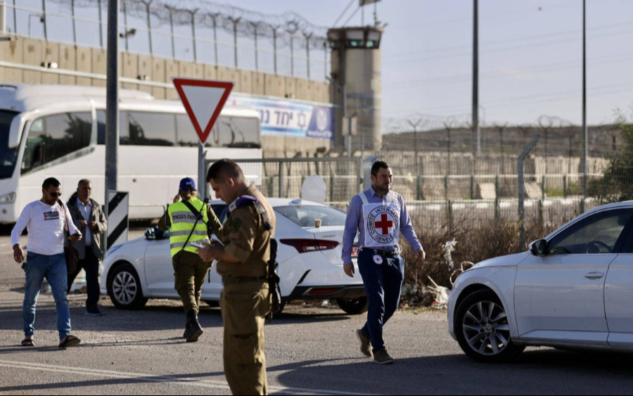 İsrail ve Hamas arasında esir takası başladı