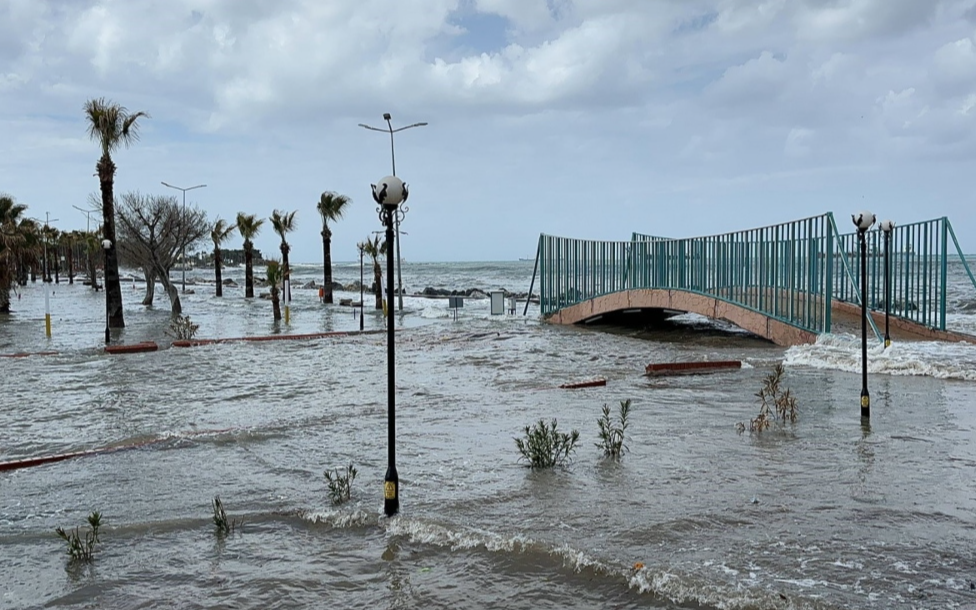 İskenderun’daki 4 okulda eğitime ara verildi