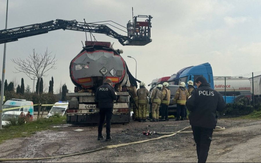 İstanbul’da akaryakıt tankerinde patlama: 2 kişi yaşamını yitirdi