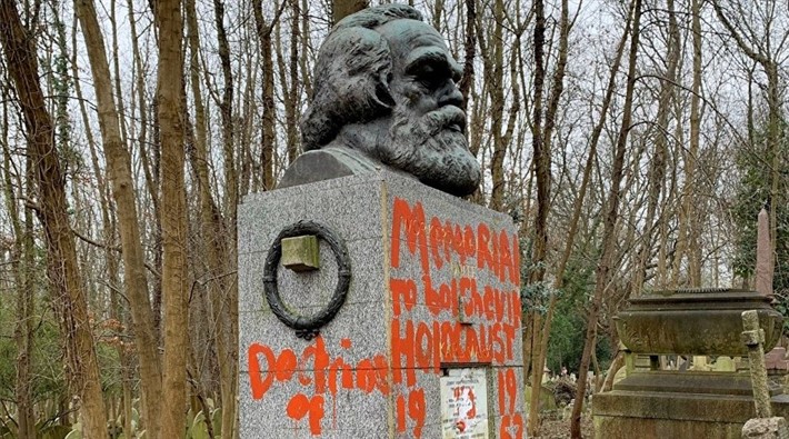 Karl Marx’ın Londra’daki mezarına bir kez daha saldırıldı