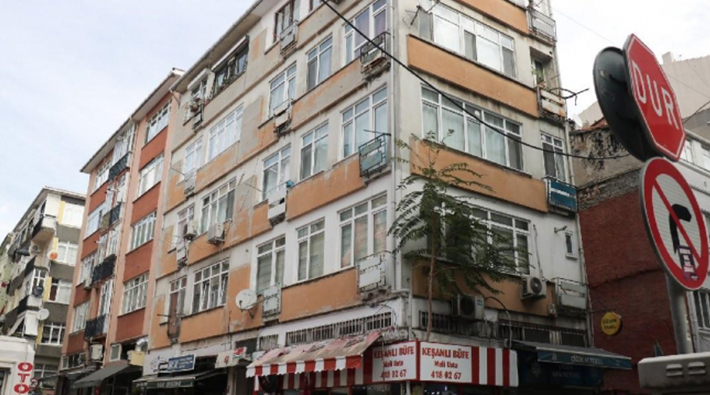 Kadıköy'de 5 katlı bina tahliye edildi 