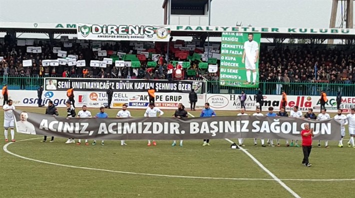 Erzurumspor Amedspor maçına dayanışma pankartı ile çıktı: Acınız acımızdır