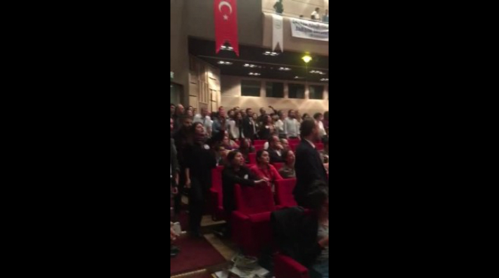 İstanbul Barosu Genel Kurulu'nda AKP'li aday protesto edildi