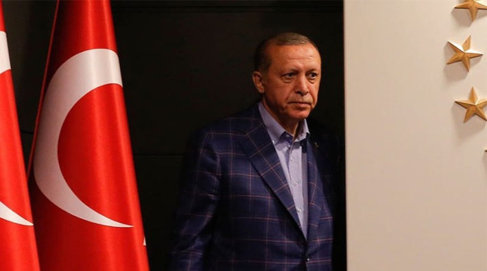 'Erdoğan arayış içinde, dostlarına 'halk ne istiyor' diye soruyor'