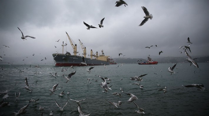 İstanbul Boğazı çift yönlü gemi geçişlerine kapatıldı