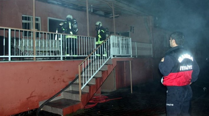 Adana'da bir cezaevinin çocuk koğuşunda yangın: 1 çocuk yaşamını yitirdi