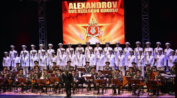 Dışişleri Bakanı Çavuşoğlu Kızıl Ordu Korosu anısına düzenleyeceği konserde 'Şıkıdım' şarkısını istedi