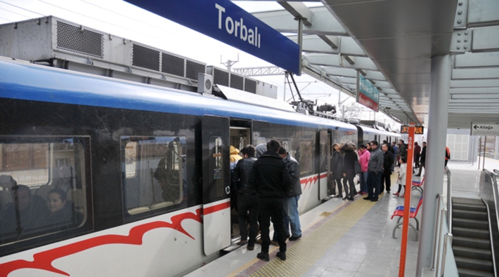 Tunç Soyer sözünü tuttu: İzmir'de belirli saatler arasında toplu taşıma yüzde 50 indirimli olacak