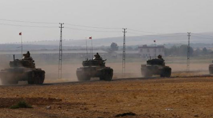 Cerablus operasyonunda 2. gün: Tanklar ve iş makinaları Suriye'de  
