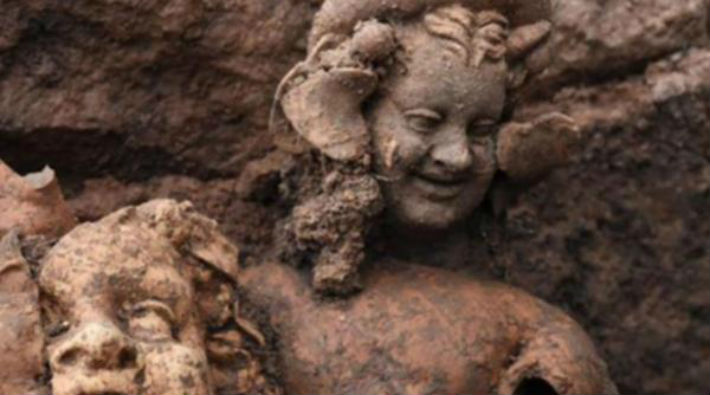 2 bin 100 yıllık heykel grubu bulundu