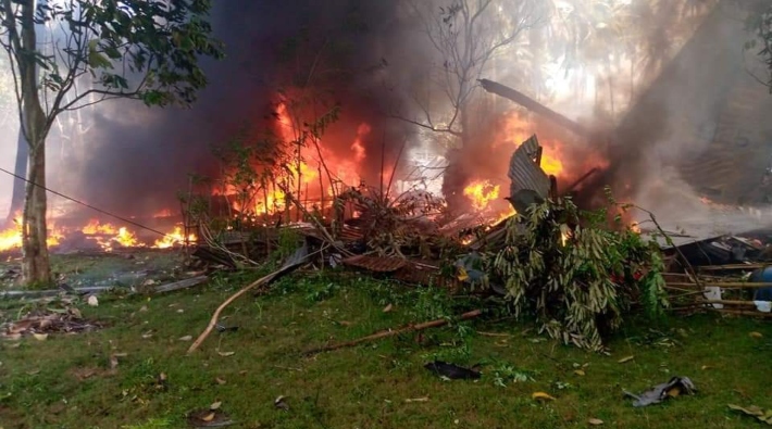 Filipinler'de 85 yolculu uçak düştü: Arama kurtarma çalışmaları sürüyor