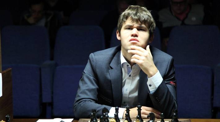 Satranç bu çocuktan soruluyor: Magnus Carlsen 3. kez Dünya Şampiyonu oldu