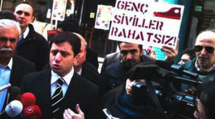 'Yetmez ama evet'çi DSİP'in üyesi Mücteba Kılıç 'FETÖ'den gözaltında