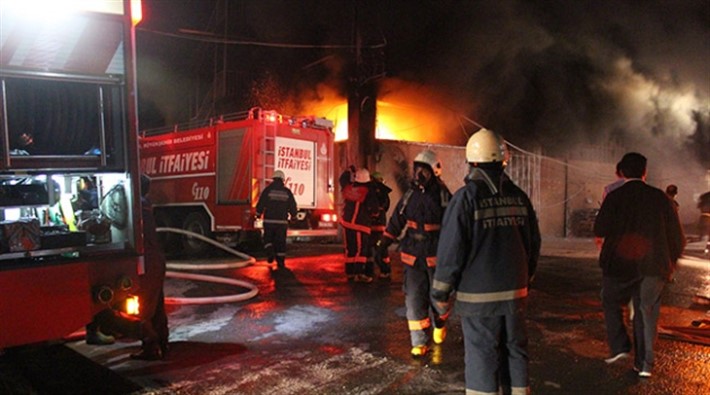İstanbul'da yangın: 2 ölü