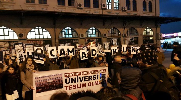 Kadıköy'de akademisyenlere destek eylemi