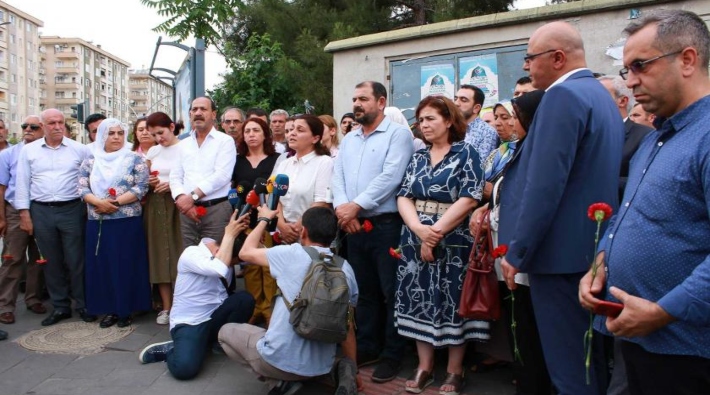 5 Haziran saldırısında hayatını kaybedenler Diyarbakır'da anıldı