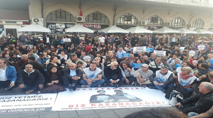 65 gündür açlık grevinde bulunan Gülmen ve Özakça'ya Kadıköy'de destek eylemi