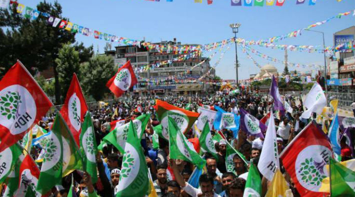 HDP'den Van'da kitlesel miting: Yan yana gelmemizden korkuyorlar