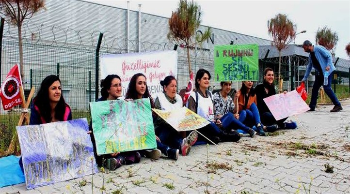Gebze’de işten çıkarılan Avon işçileri direnişe başladı