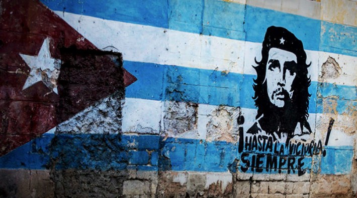 Küba'nın Sovyet-sonrası dünyada şaşırtıcı hayatta kalışı