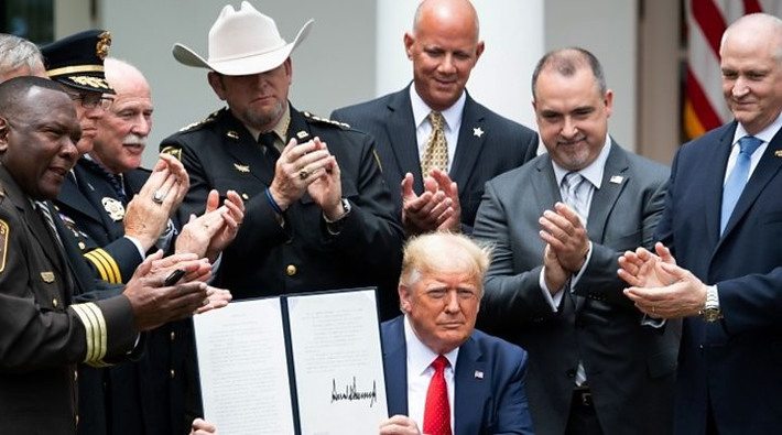 ABD Başkanı Trump, 'polis reformu' kararnamesini imzaladı