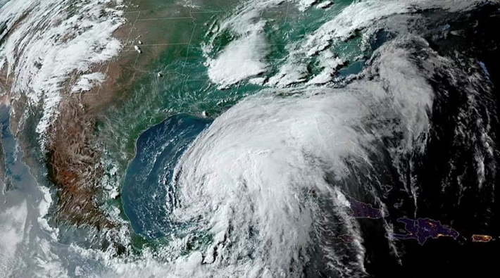 ABD kıyılarına aynı anda iki fırtına yaklaşıyor