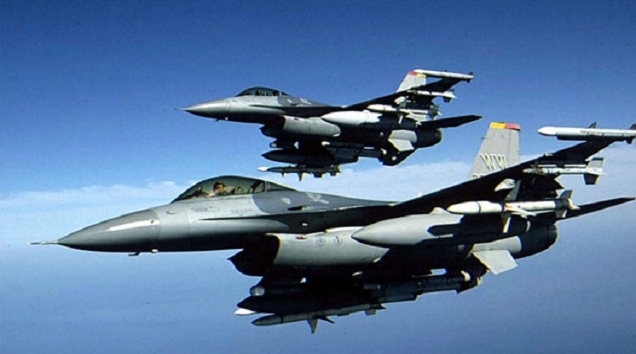 ABD öncülüğündeki koalisyon güçleri Rakka'da Suriye'ye ait savaş uçağını düşürdü