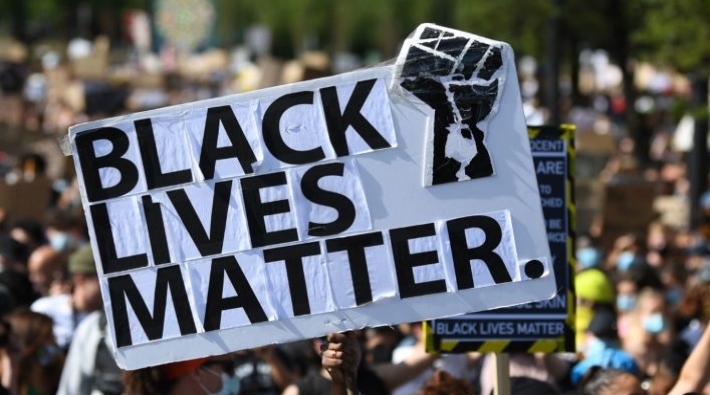 ABD'de polis, yine bir siyahı vurdu: Yüzlerce kişi sokaklara döküldü