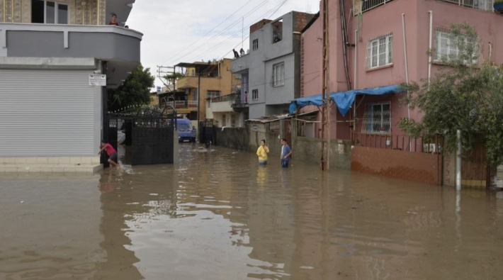 Adana'da sel: 56 yılın en yüksek yağışı