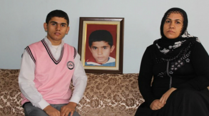 Uğur Kaymaz'ın annesi oğlunun katledilişinin 12. yıl dönümünde işinden atıldı