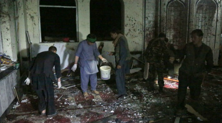 Afganistan'da camiye saldırı: 26 ölü