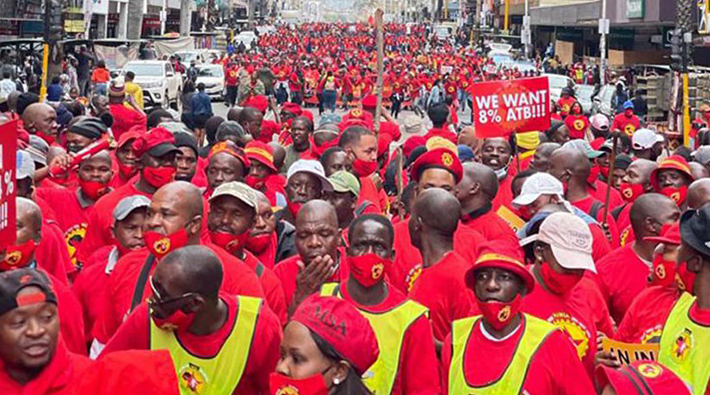 Güney Afrika metal işçileri süresiz greve çıktı
