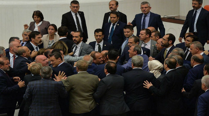 AKP'den Meclis'te provokasyon denemesi
