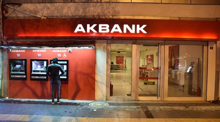 Akbank'ta sistem arızası devam ediyor: Son ödeme tarihleri 1 gün ertelendi 