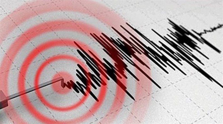 Manisa'da 5,5 büyüklüğünde deprem: Birçok ilde hissedildi