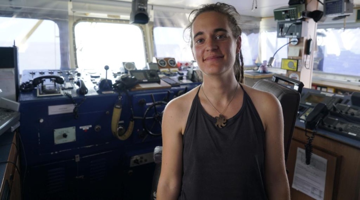 Akdeniz'de mültecileri kurtaran kaptanın ev hapsine alınmasına tepkiler büyüyor