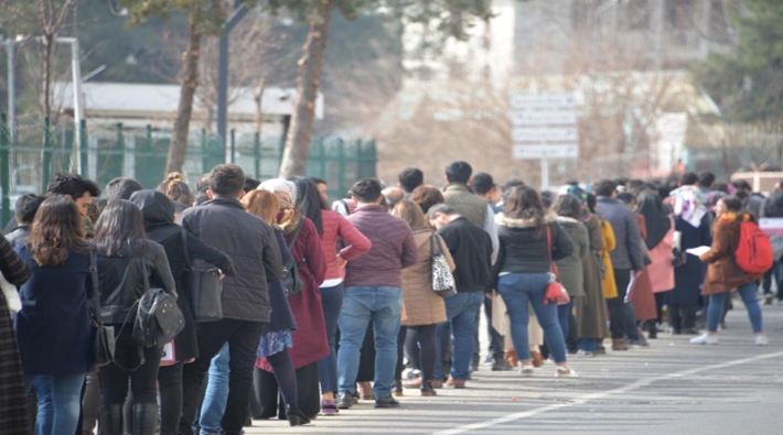 AKP Türkiyesi: İşsiz sayısı 4 milyon 396'ya yükseldi!