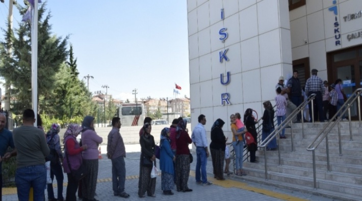 AKP Türkiyesi'nde işsizliğin tablosu: 350 kişilik işe 7 bin 500 kişi başvurdu
