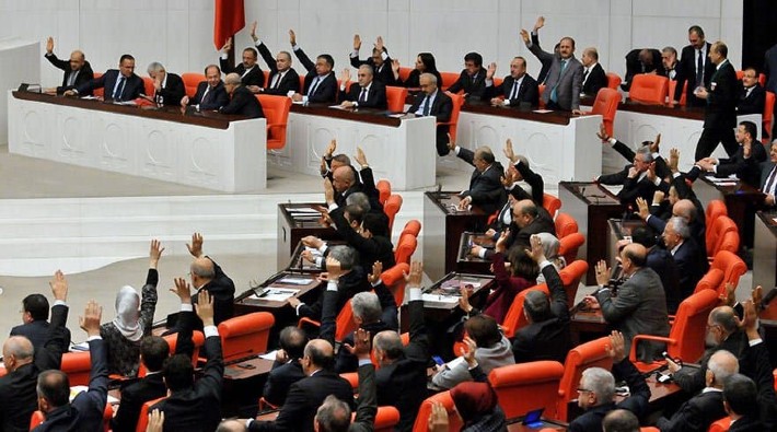 Dün reddettiler, bugün Meclis'e getirdiler:  AKP ve MHP'den 'Sağlıkta Şiddet Yasası' teklifi