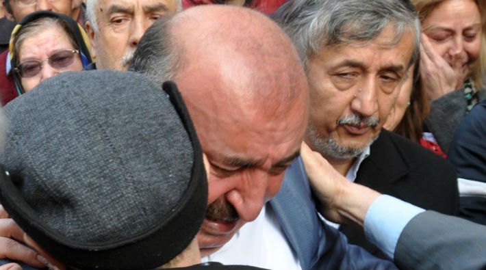 Görevinden istifa ettirilen AKP'li başkan ağladı