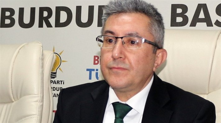 AKP’de istifalar sürüyor
