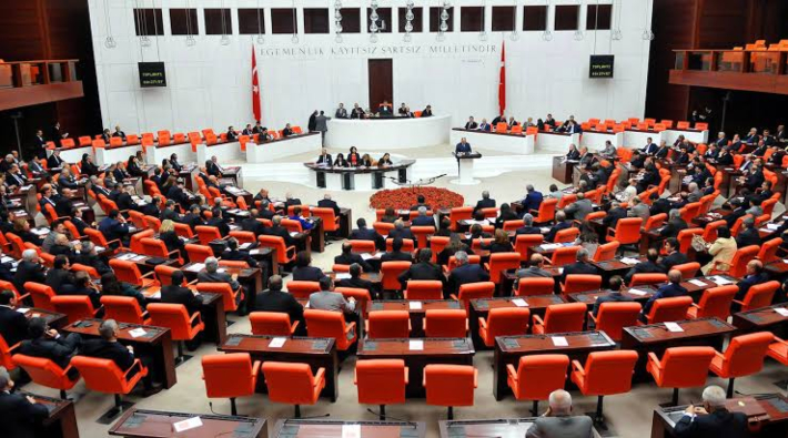 AKP'den 'torba yasa' teklifi: Güvenlik soruşturmalarına düzenleme geliyor