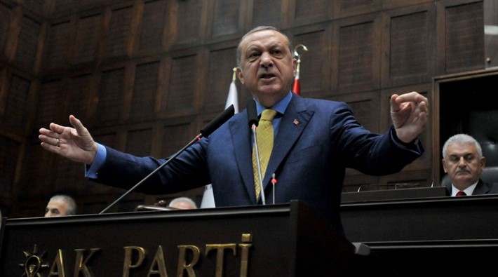 AKP’den vekillere ‘ezber’ kılavuzu: Erdoğan’ı övün, yapılanların normal olduğuna ikna edin