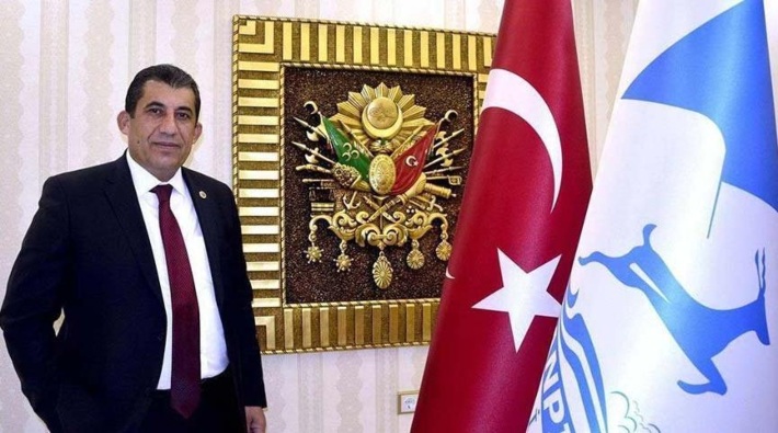 AKP'li eski başkana 'gasp' suçlaması: '17 saat silahla alıkoydular'
