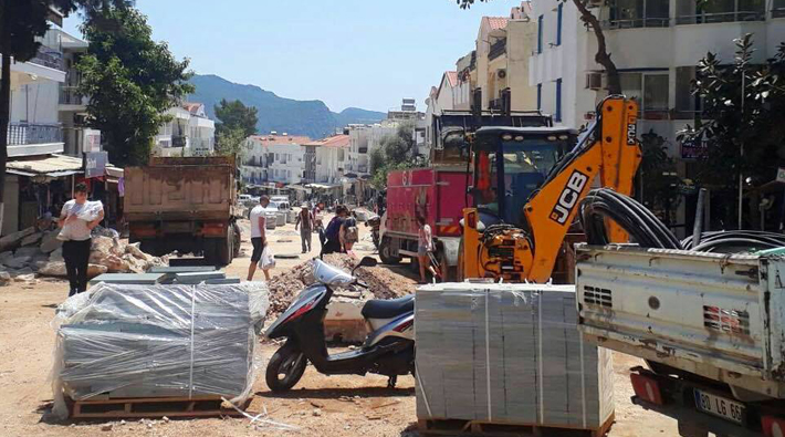 AKP'li Kaş Belediyesinin bitmek bilmeyen abdesthane projesi: 'İlçe şantiyeye döndü'