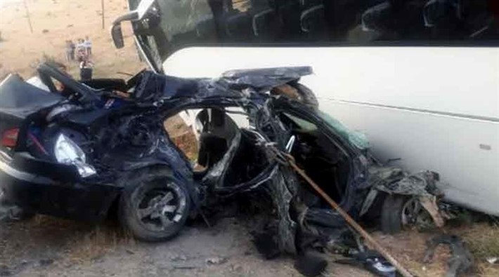 AKP'lileri Taşıyan Otobüs Kaza Yaptı: 5 Ölü